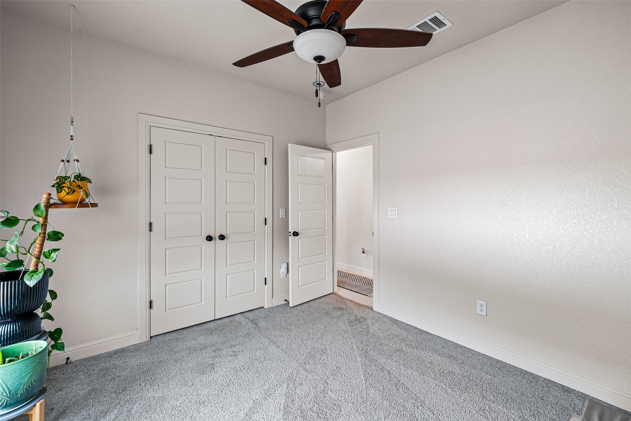 1306 E Apache Trail Granbury TX 76048