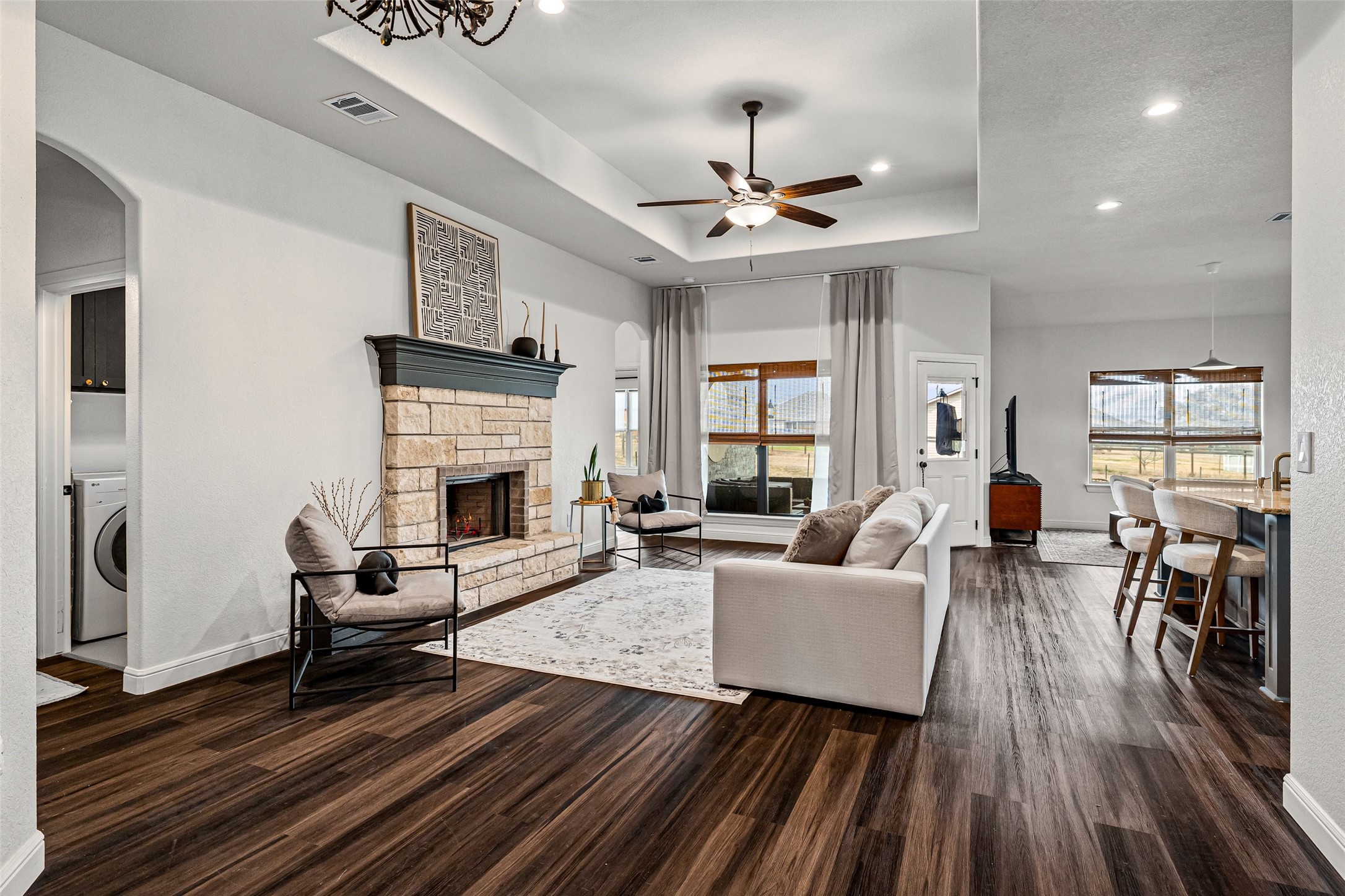 1306 E Apache Trail Granbury TX 76048