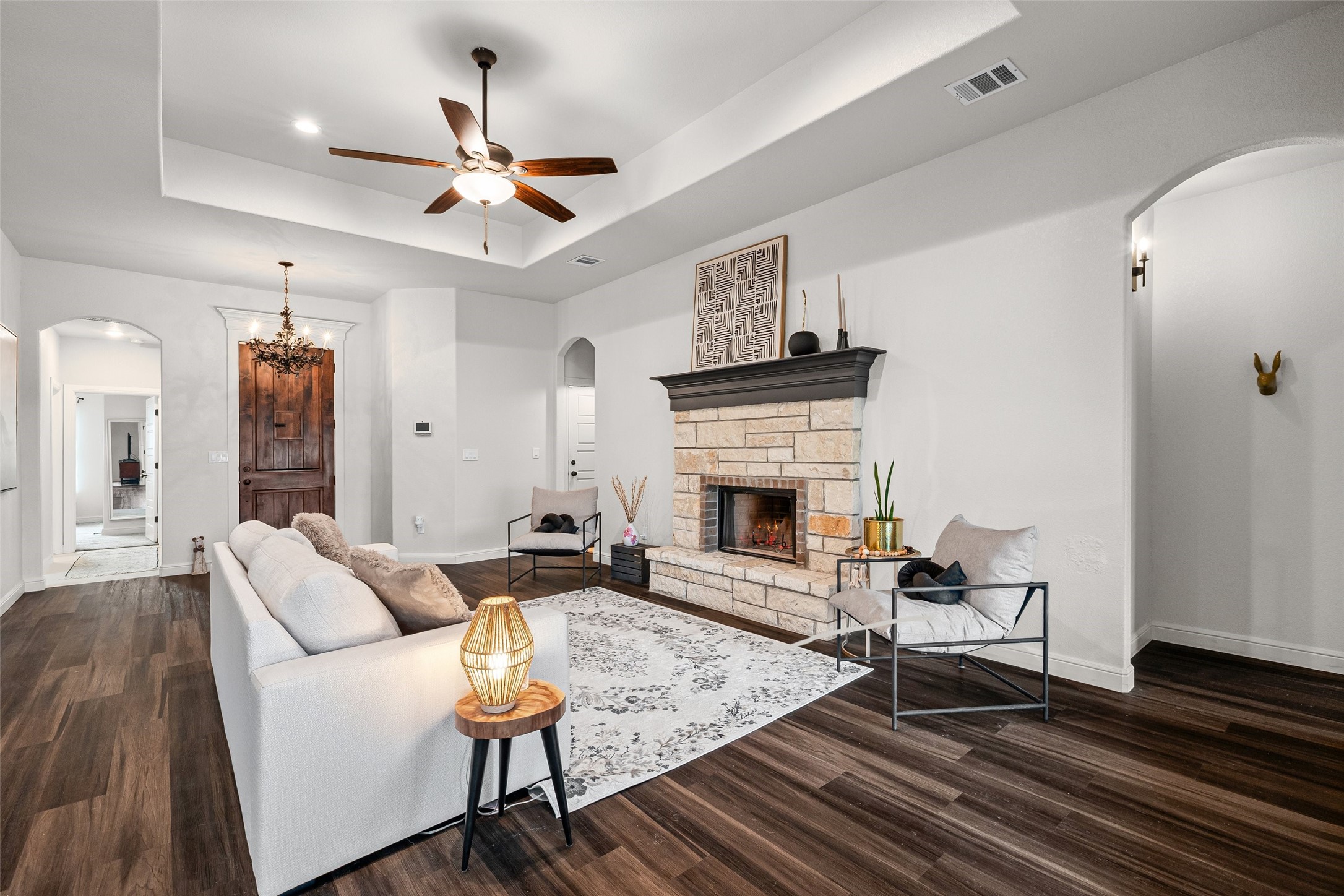 1306 E Apache Trail Granbury TX 76048