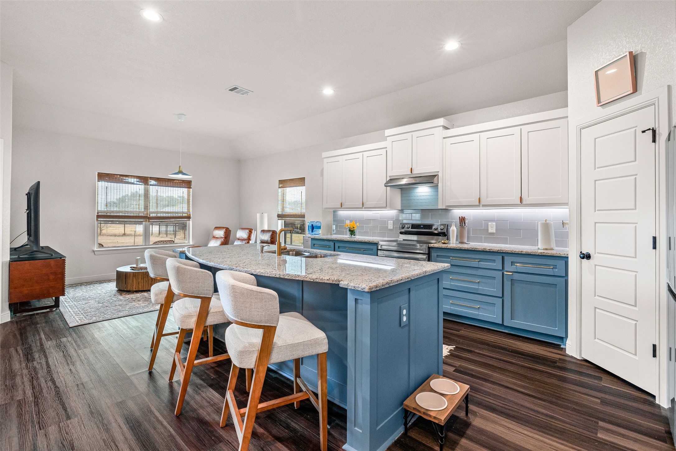 1306 E Apache Trail Granbury TX 76048