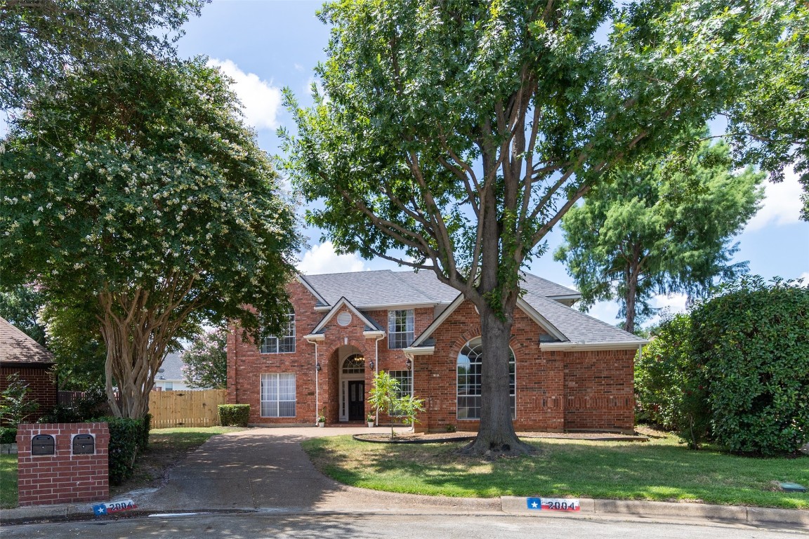 2004 Hunter Place Court Arlington TX 76006
