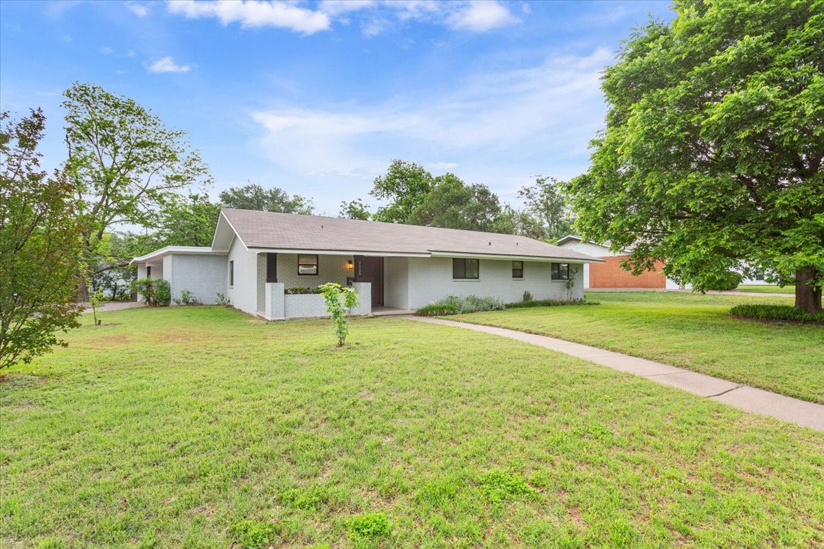 2025 Lenamon Street Waco TX 76710