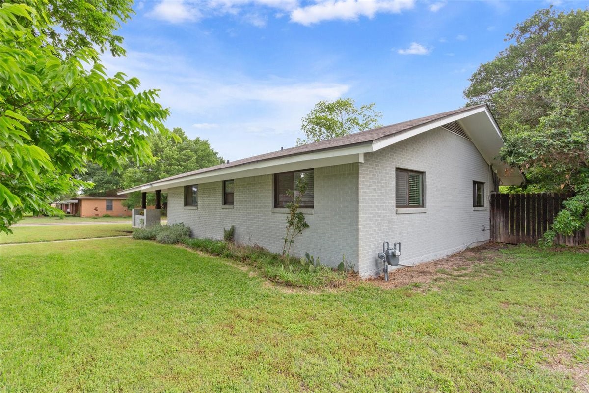 2025 Lenamon Street Waco TX 76710