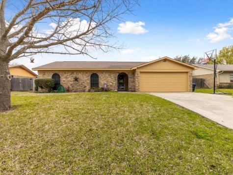 1120 Manning Street Benbrook TX 76126