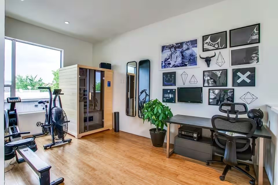 4401 Roseland Avenue Dallas TX 75204
