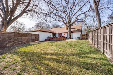 8206 San Cristobal Drive Dallas TX 75218