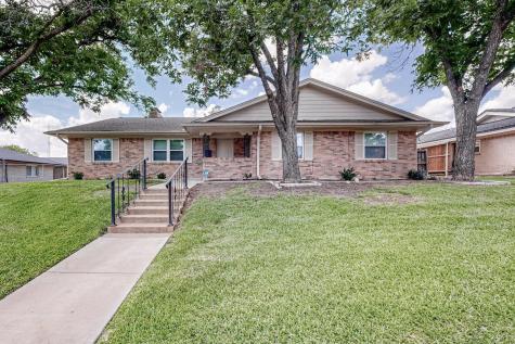 814 Cambridge Place Grand Prairie TX 75051