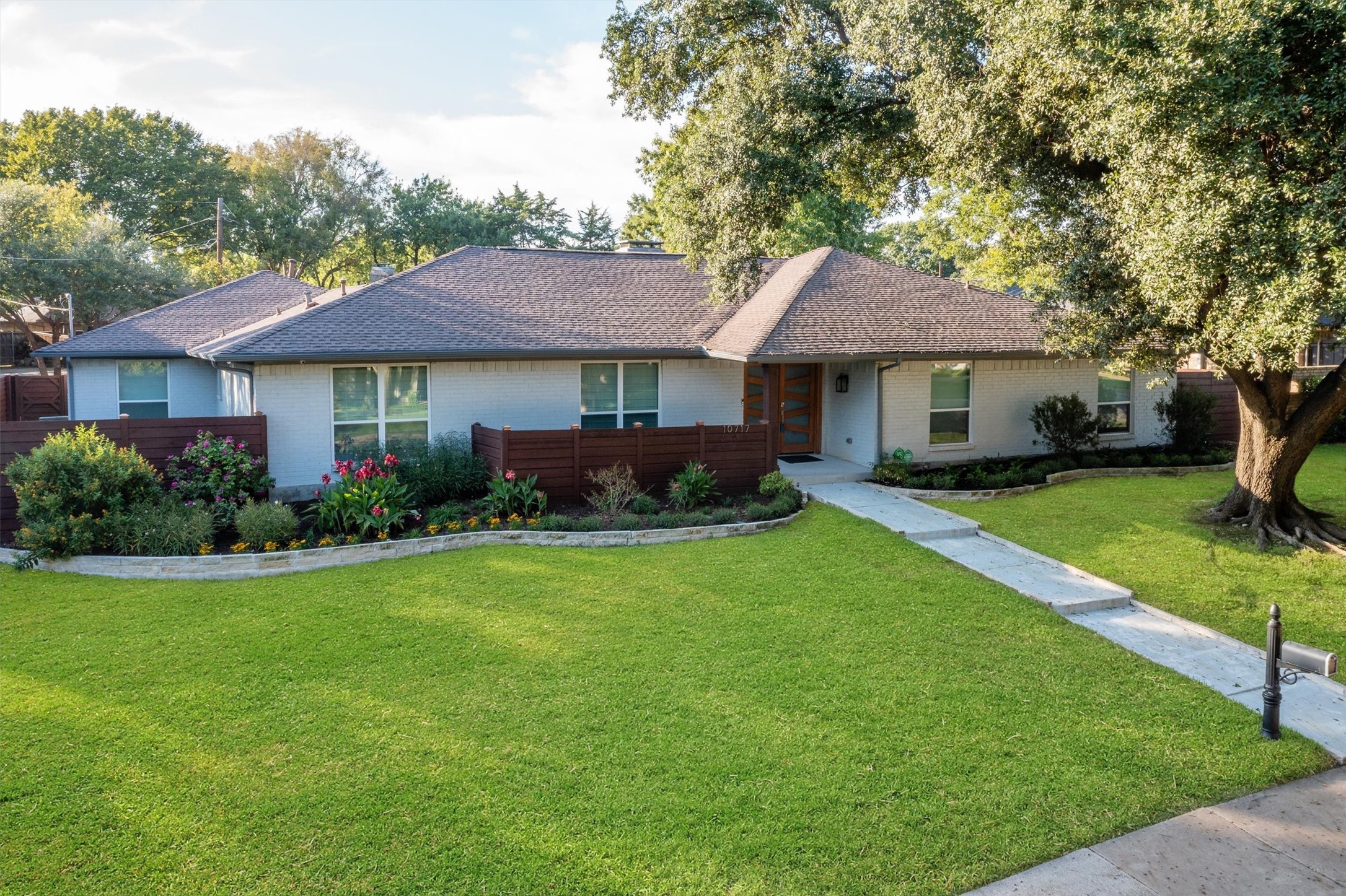 10717 Cox Lane Dallas TX 75229