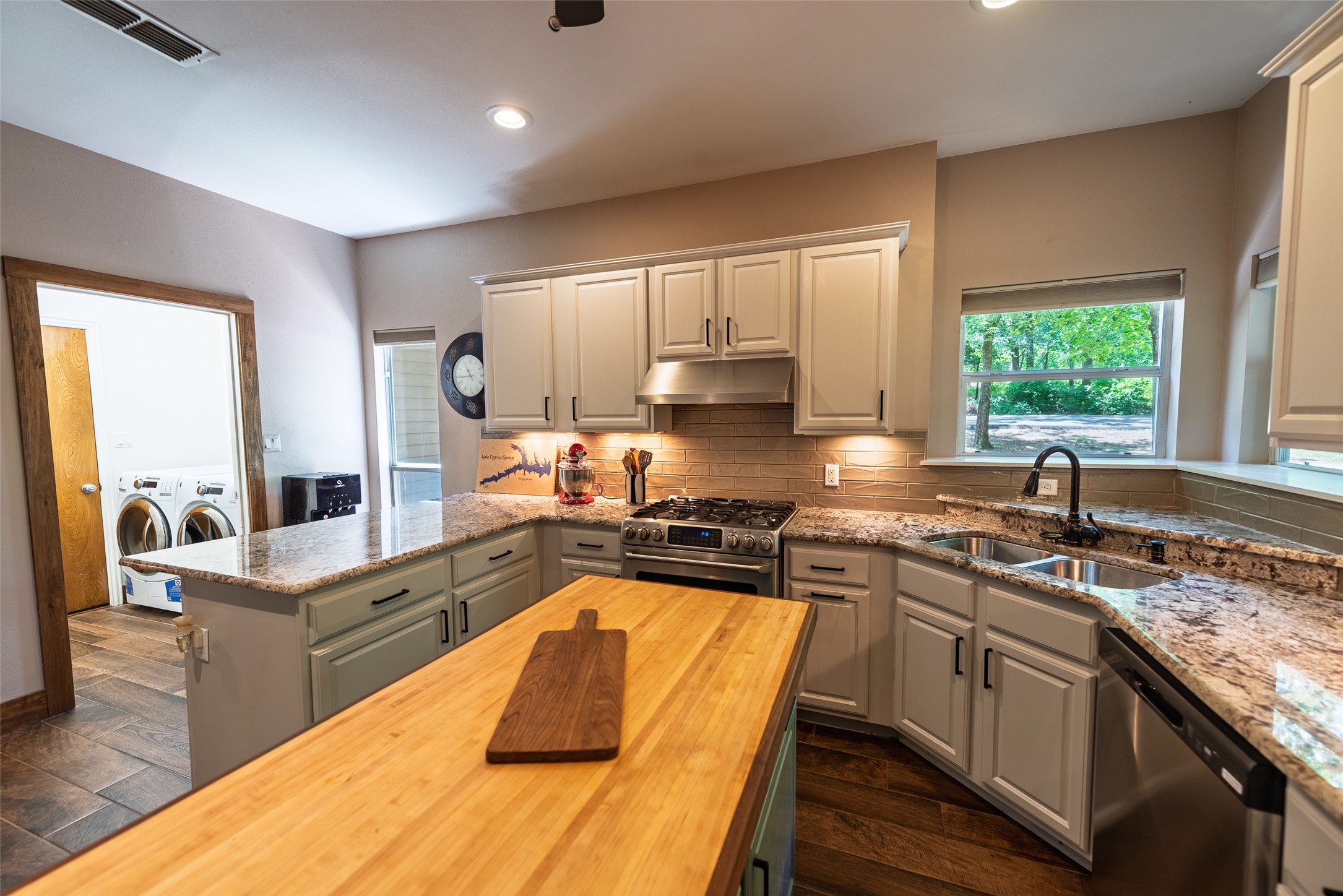 233 E El Dorado Drive Scroggins TX 75480
