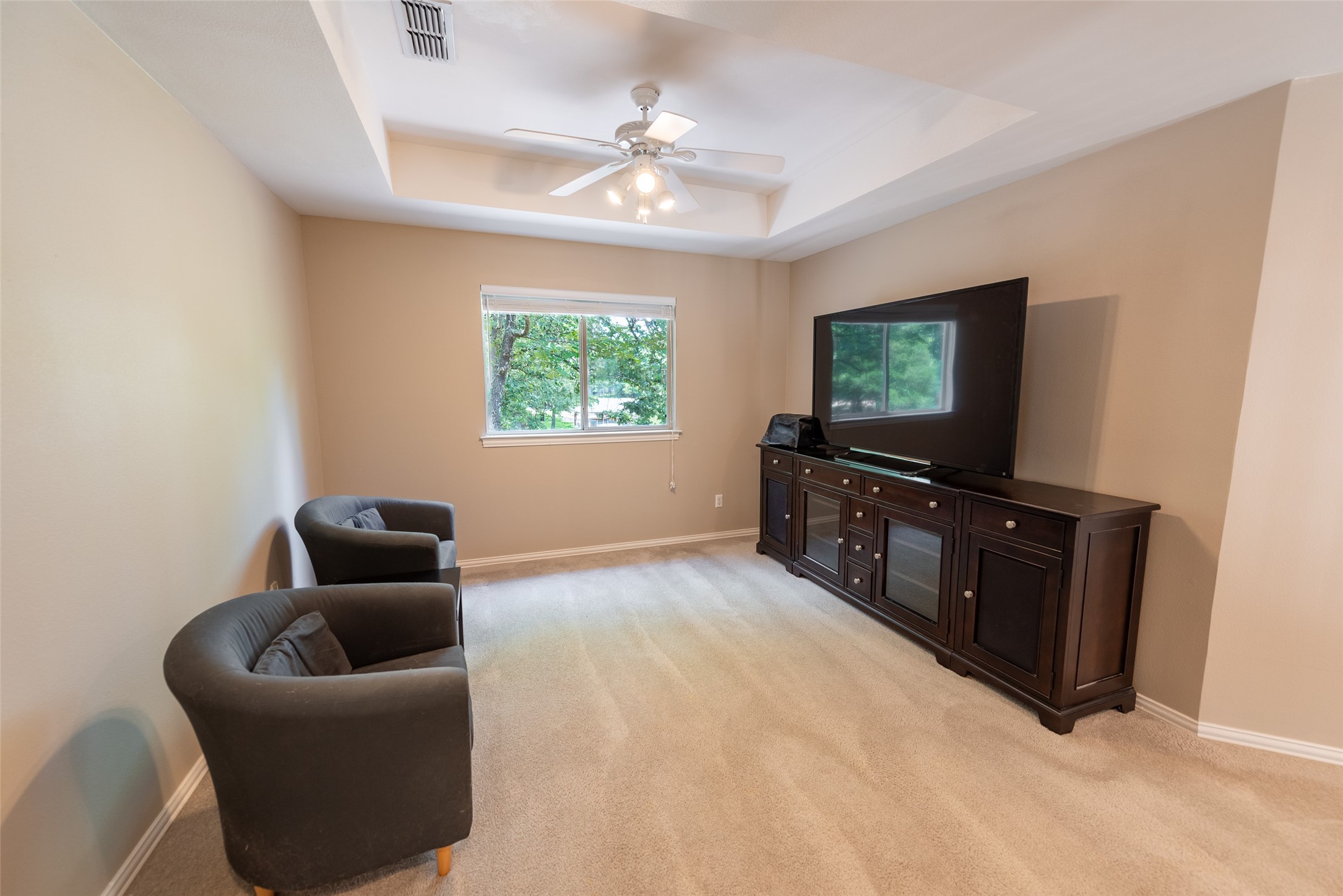 233 E El Dorado Drive Scroggins TX 75480