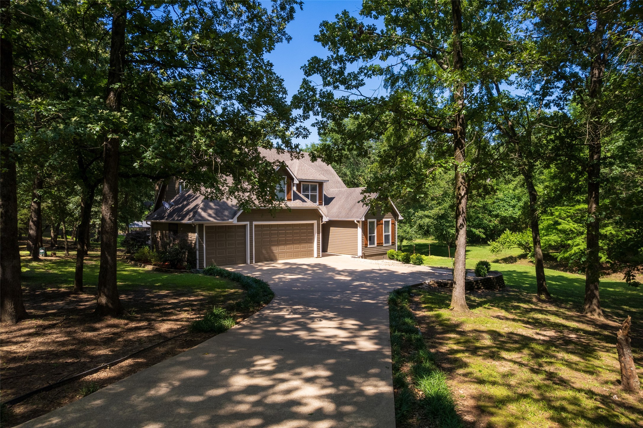 233 E El Dorado Drive Scroggins TX 75480