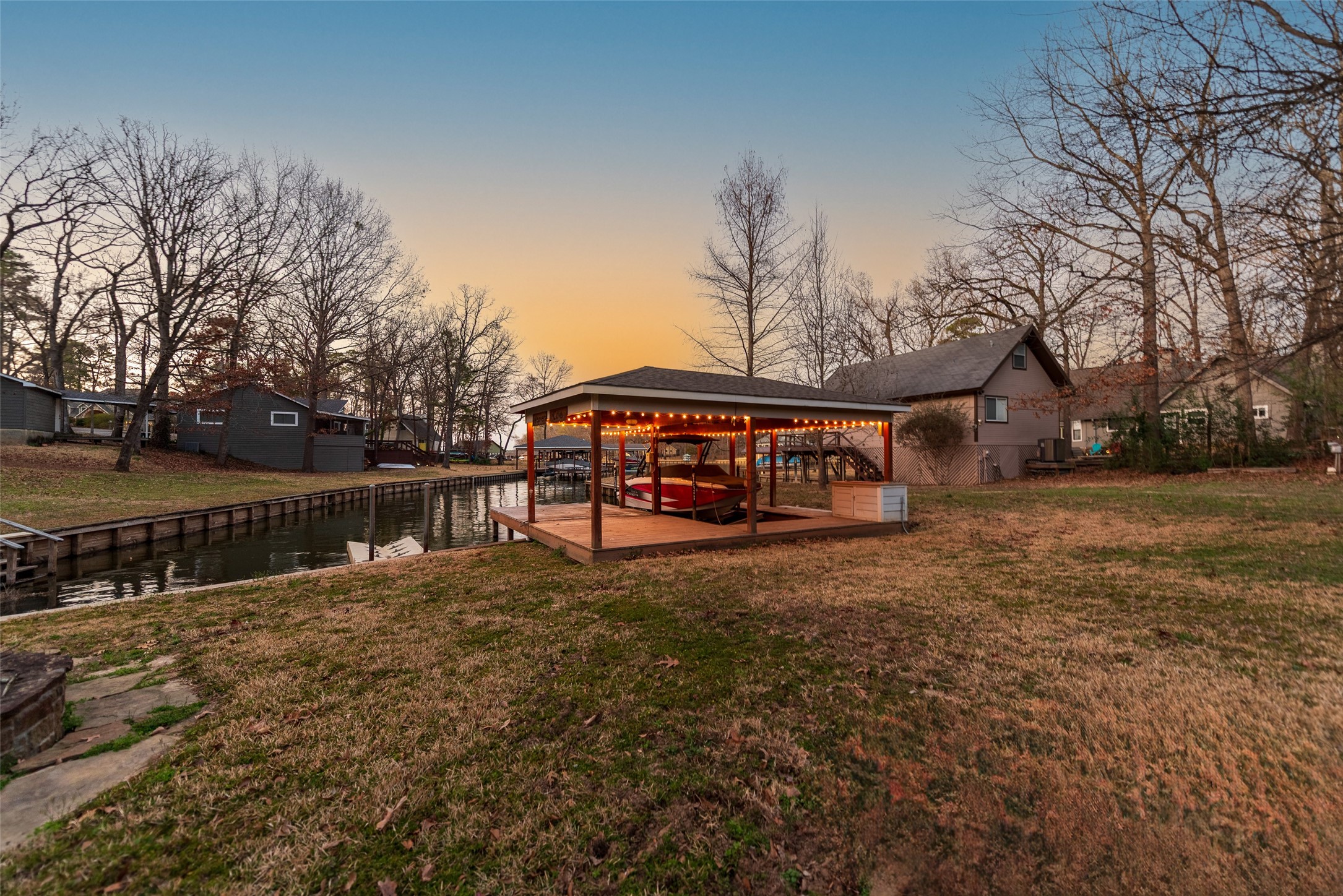 233 E El Dorado Drive Scroggins TX 75480