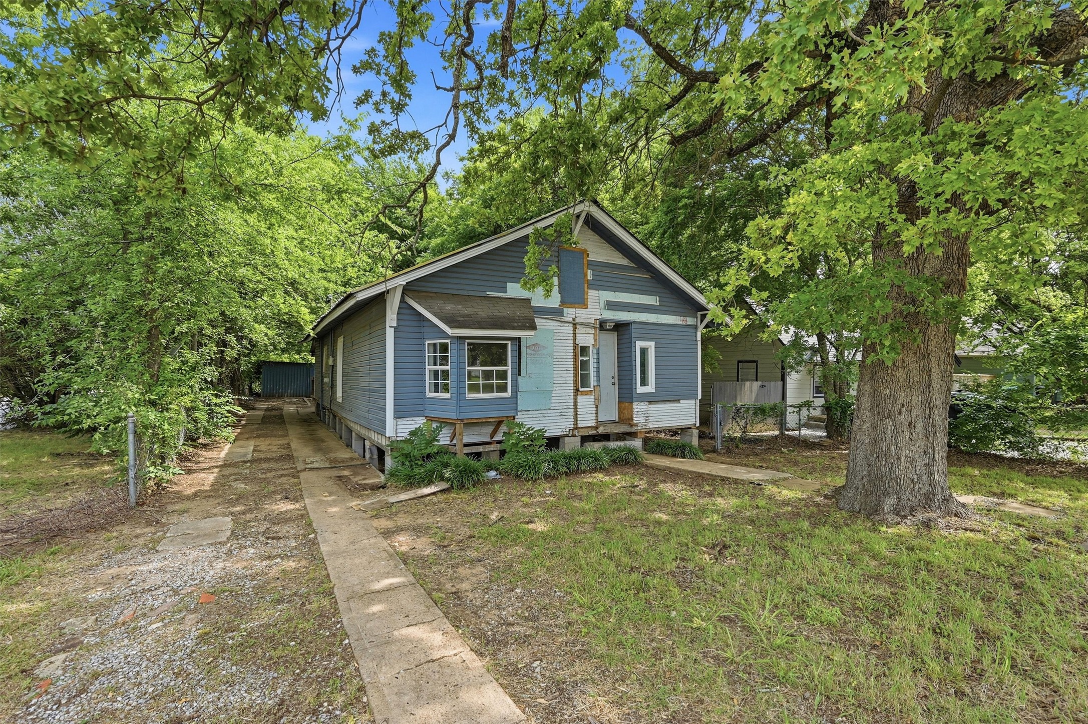 829 W Walker Street Denison TX 75020