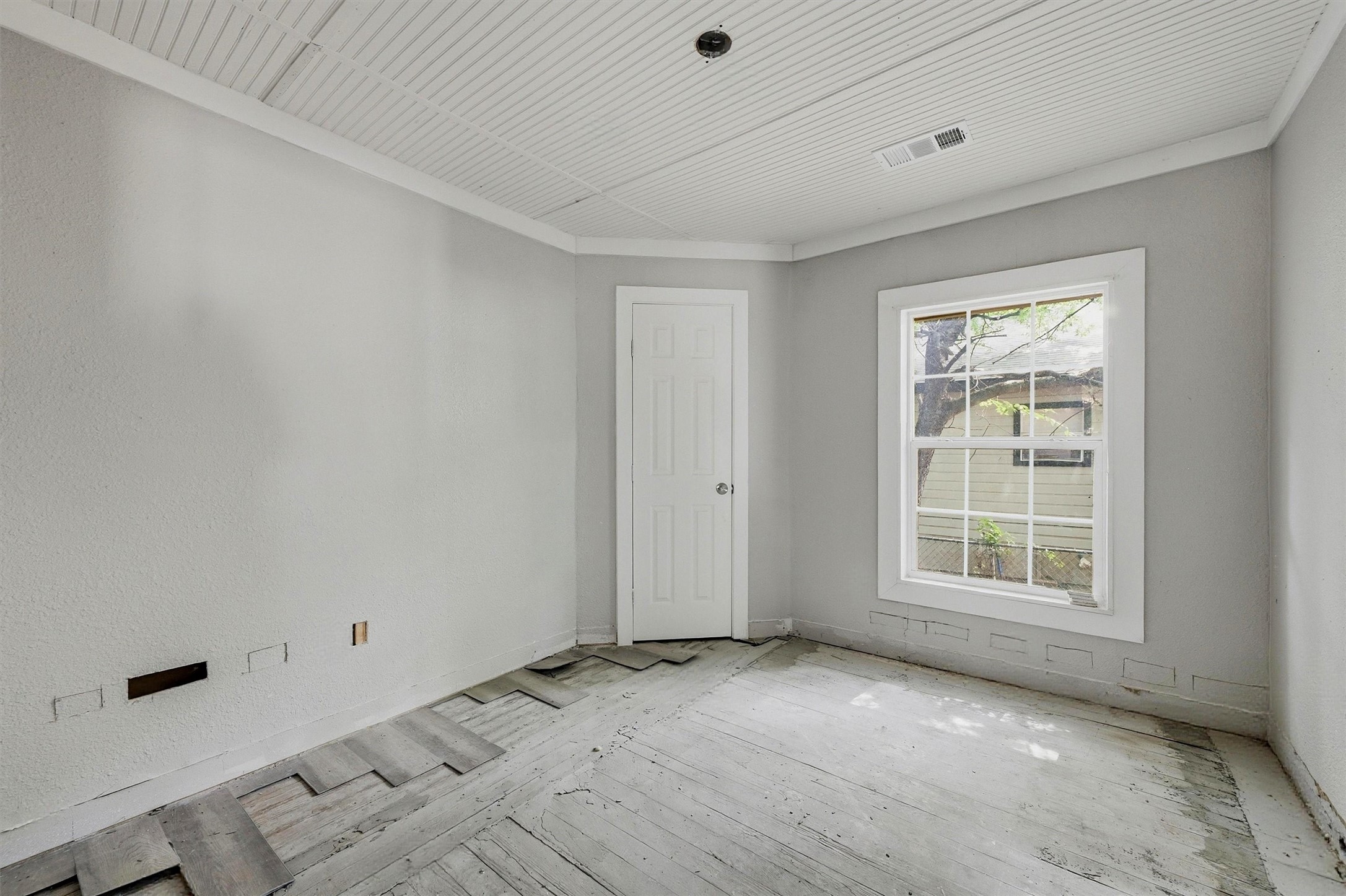 829 W Walker Street Denison TX 75020