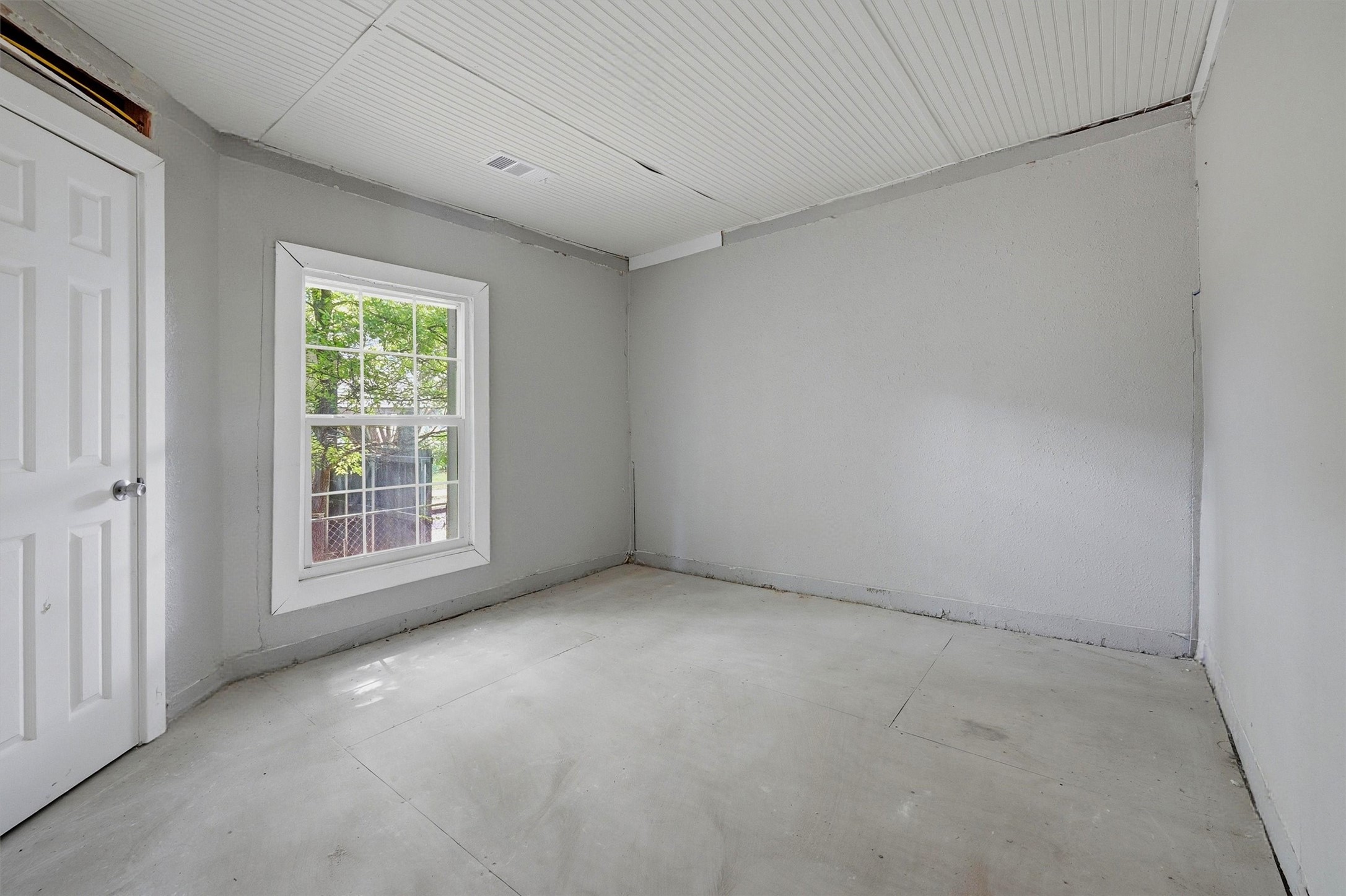829 W Walker Street Denison TX 75020