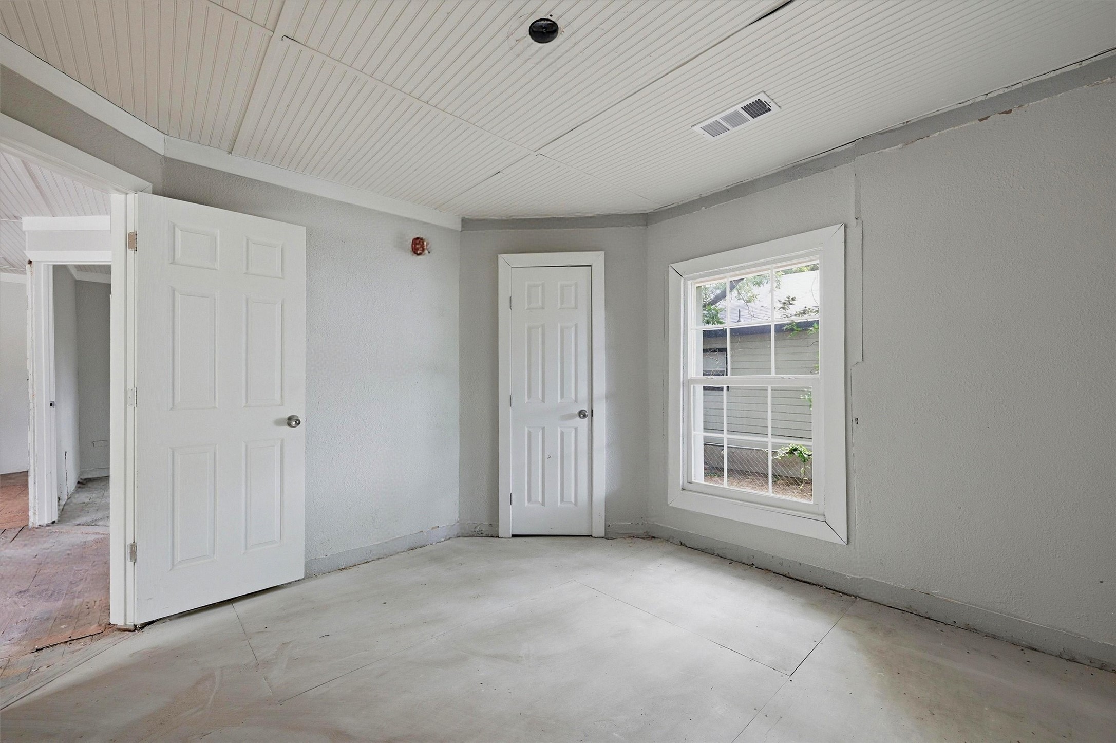 829 W Walker Street Denison TX 75020