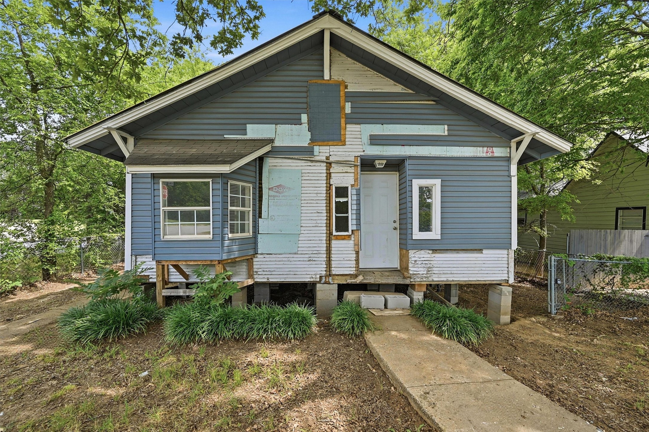 829 W Walker Street Denison TX 75020
