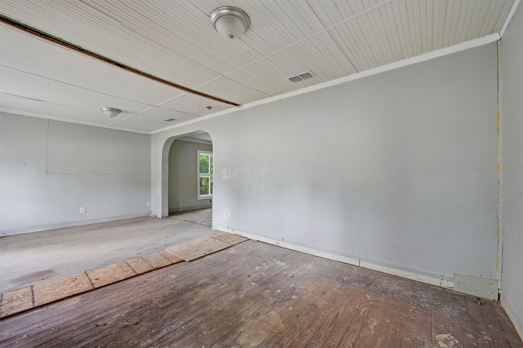 829 W Walker Street Denison TX 75020