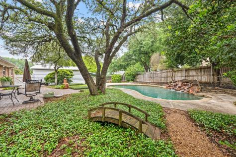 2817 Downing Court Bedford TX 76021