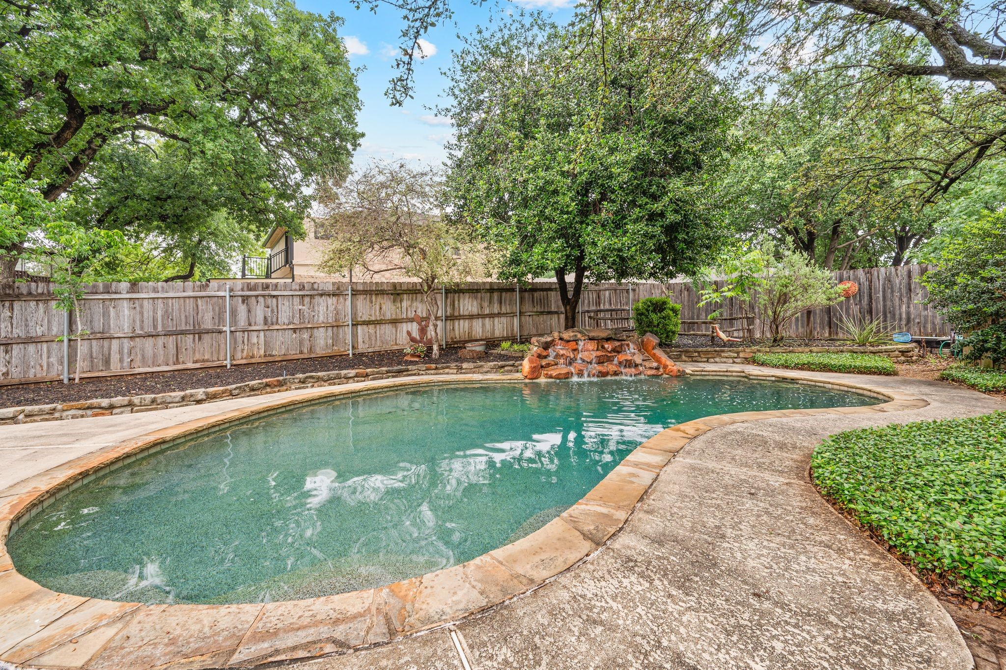 2817 Downing Court Bedford TX 76021
