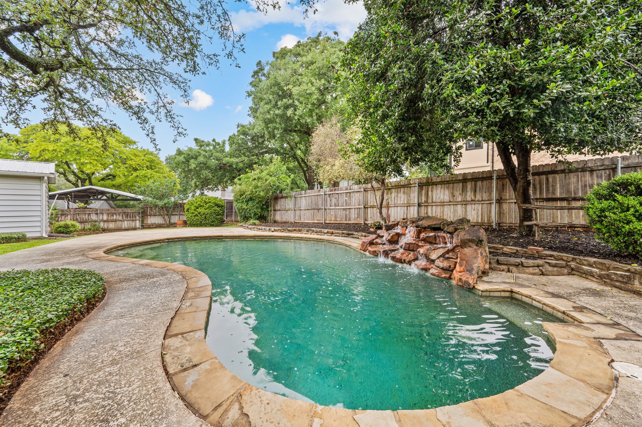 2817 Downing Court Bedford TX 76021