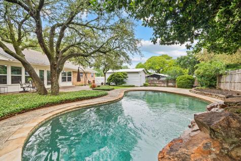 2817 Downing Court Bedford TX 76021