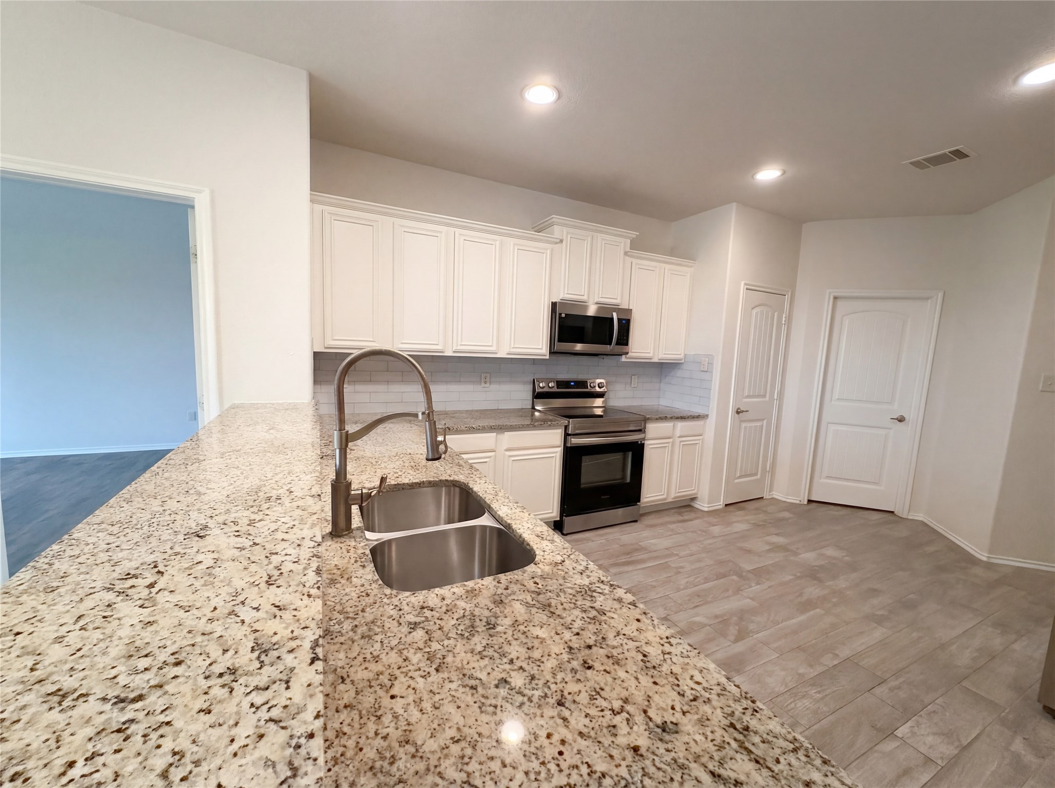 2553 Cumberland Trail Balch Springs TX 75181