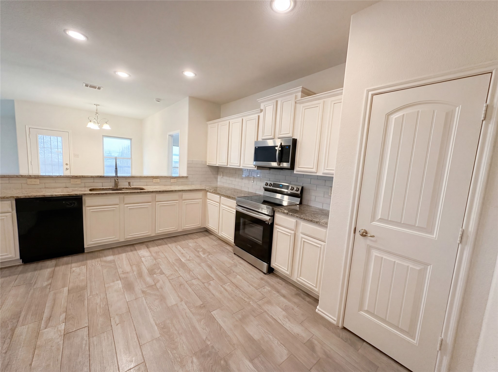 2553 Cumberland Trail Balch Springs TX 75181
