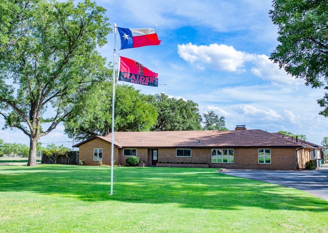 1121 W California Street Seymour TX 76380
