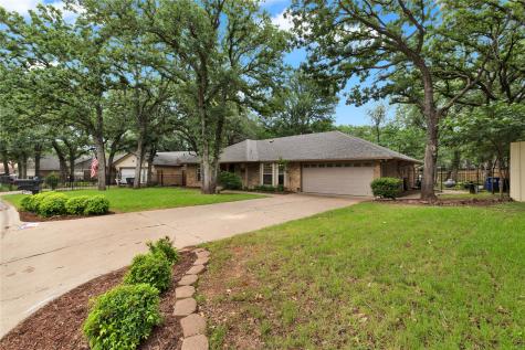 1104 Wood Ridge Drive Azle TX 76020