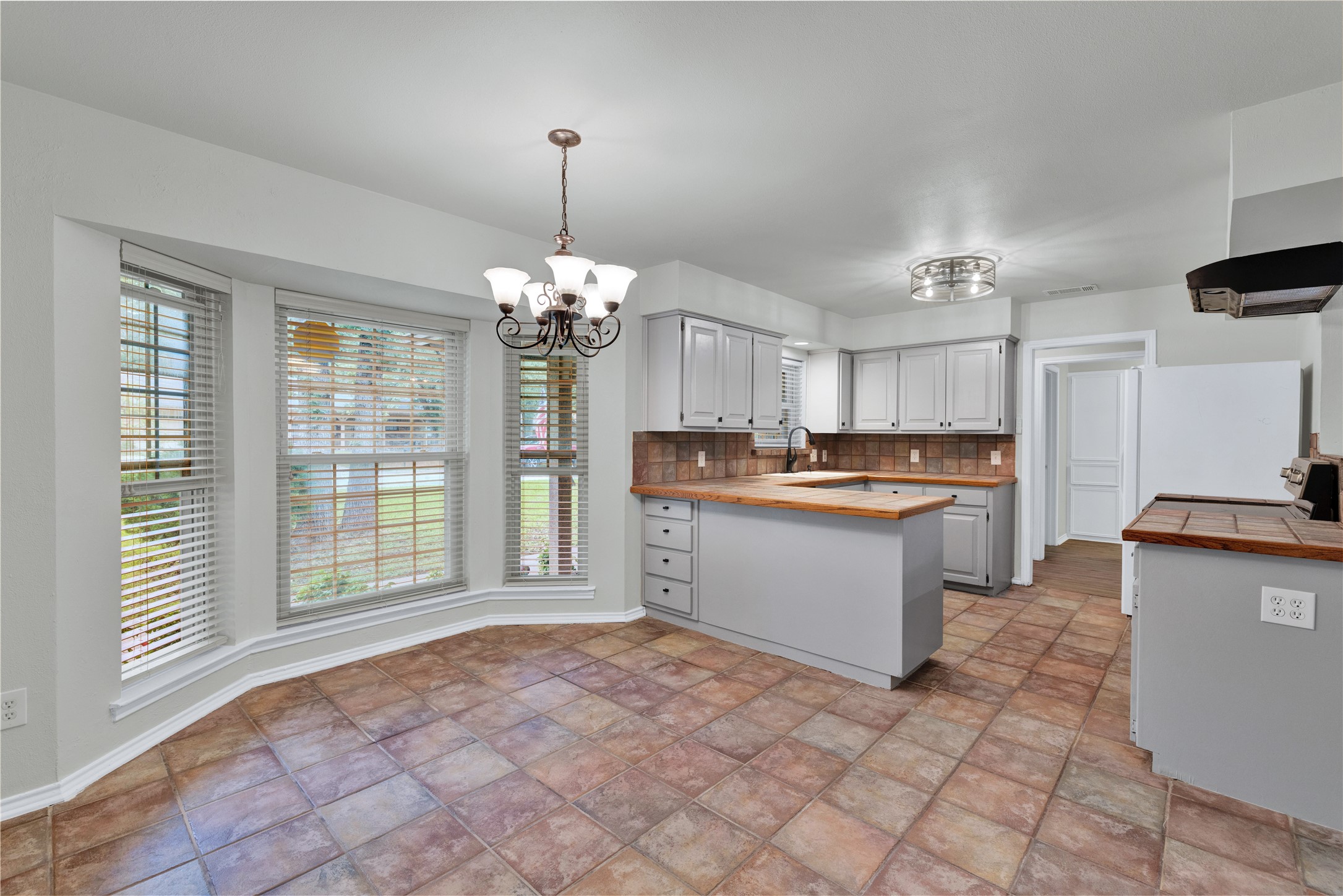 1104 Wood Ridge Drive Azle TX 76020