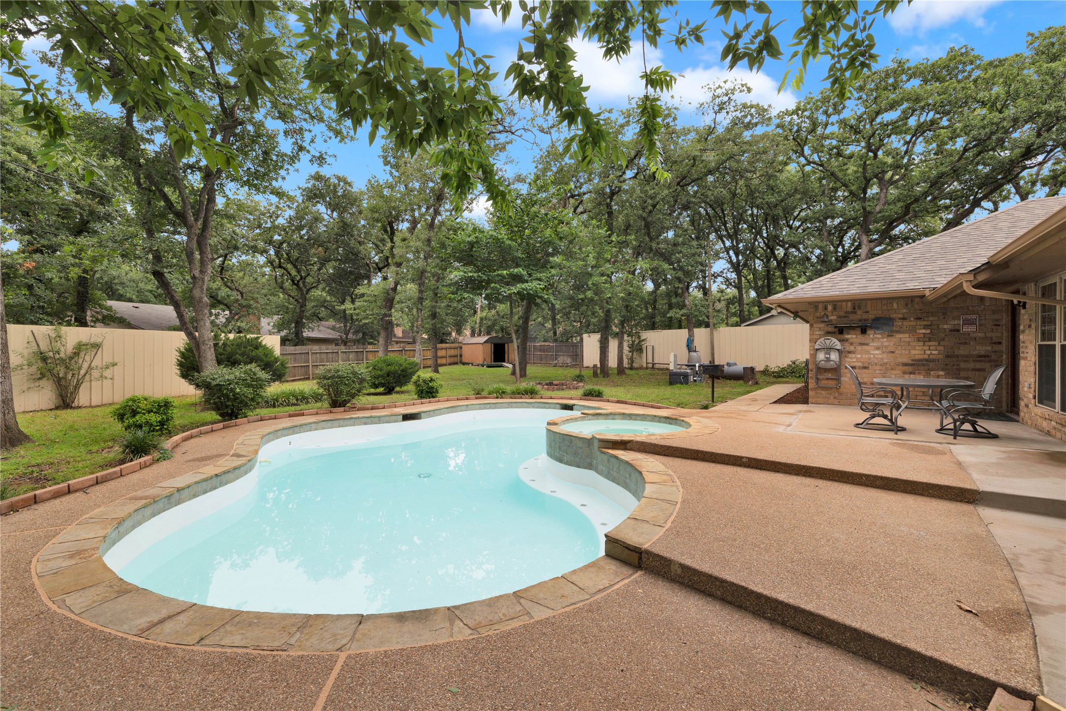 1104 Wood Ridge Drive Azle TX 76020