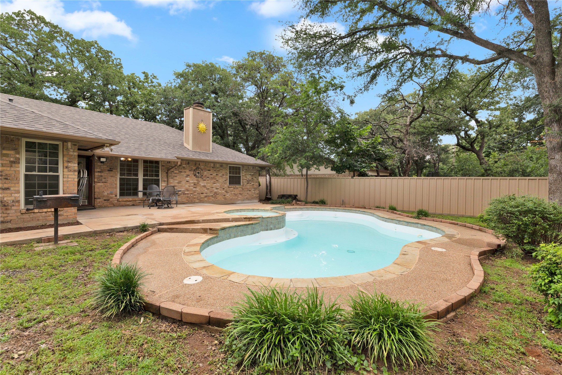 1104 Wood Ridge Drive Azle TX 76020