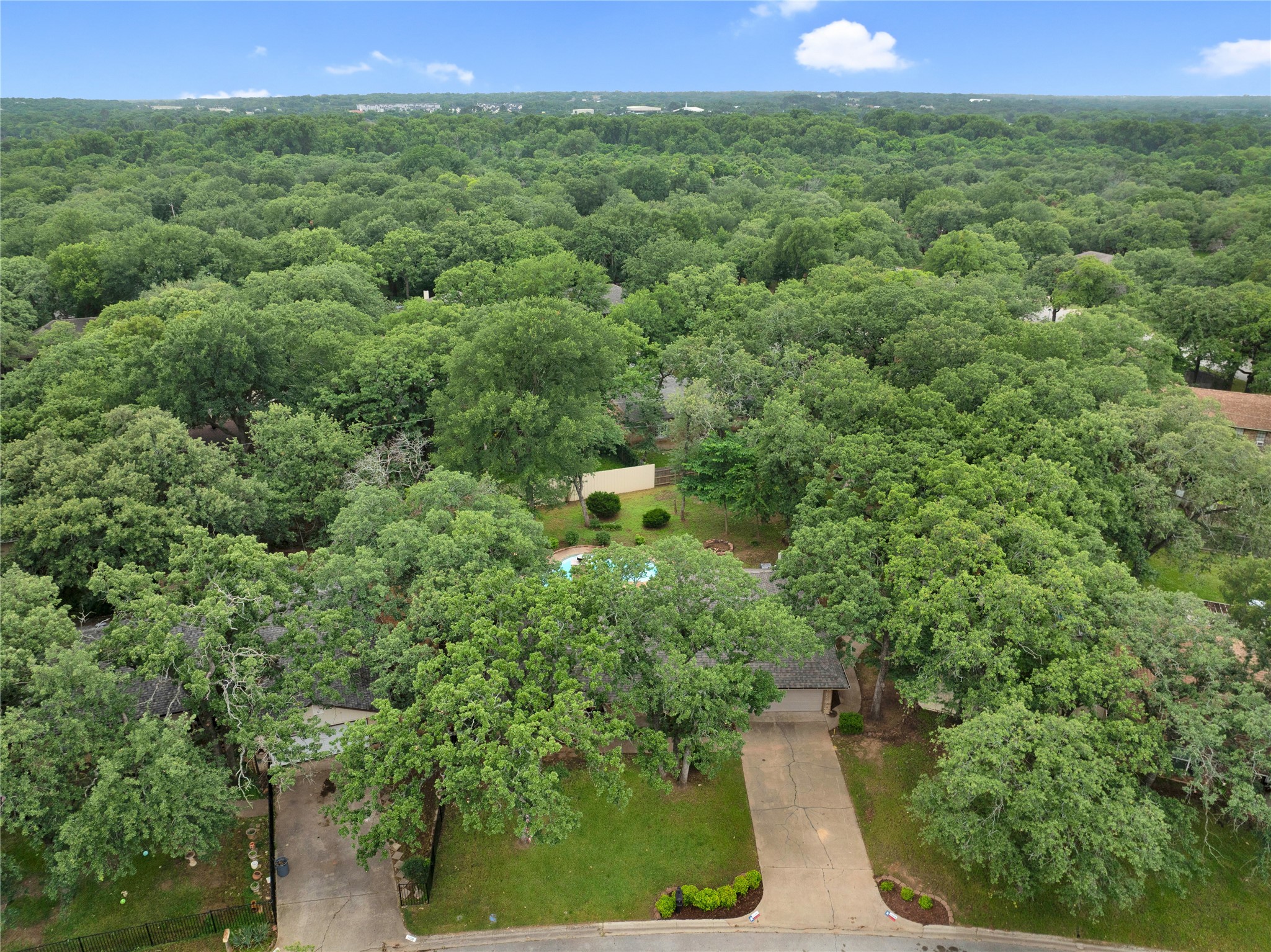 1104 Wood Ridge Drive Azle TX 76020