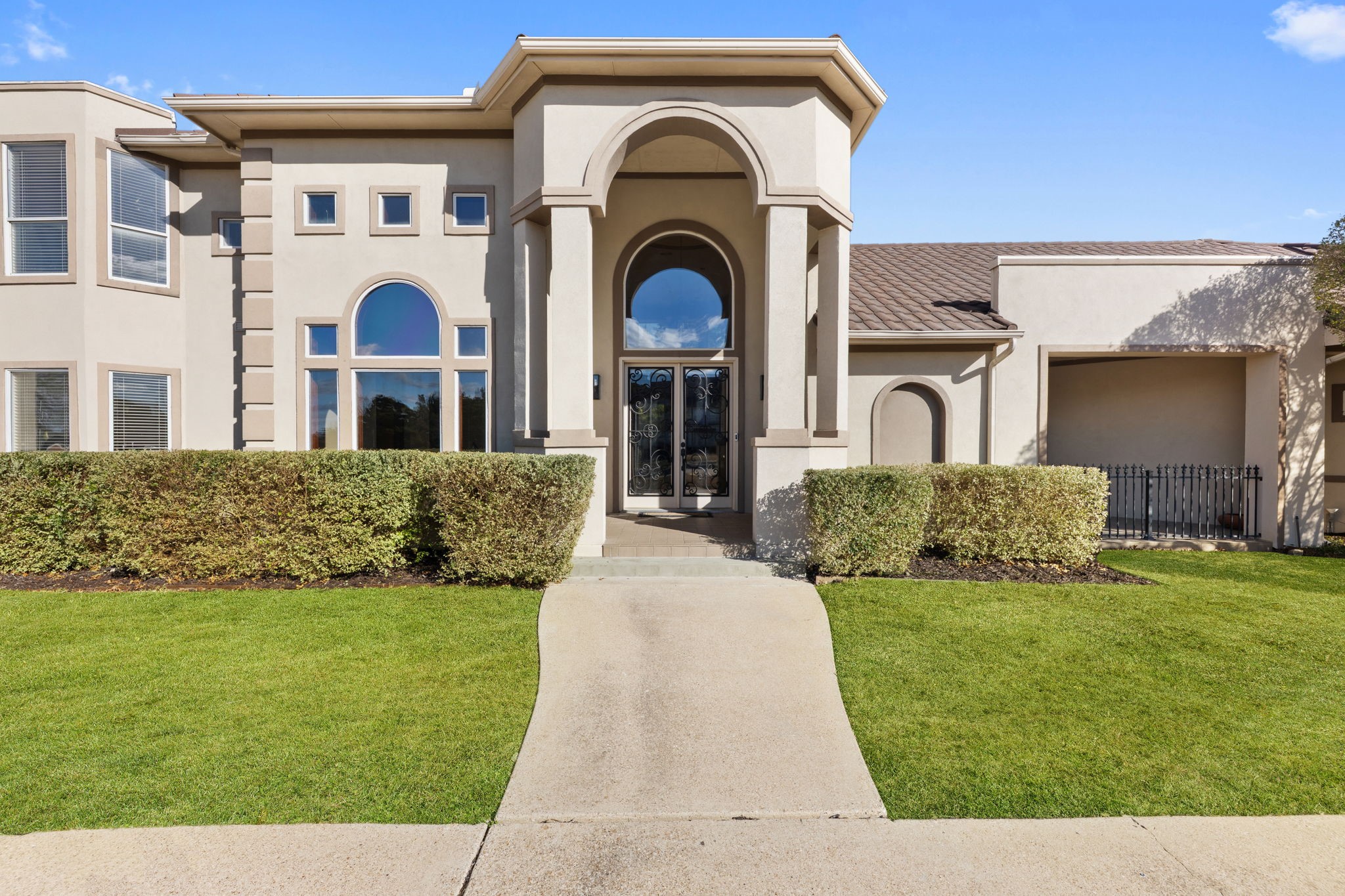 1202 Regents Park Court Desoto TX 75115