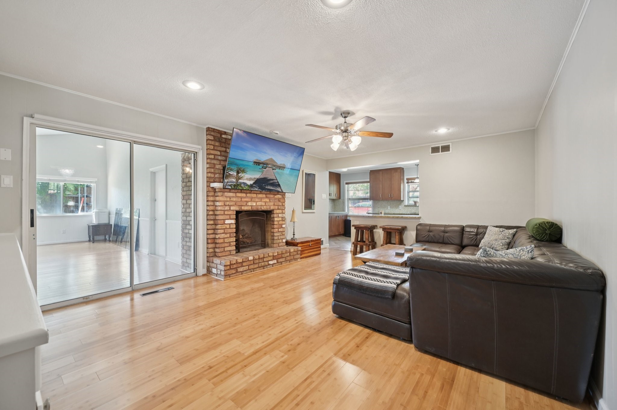 1022 Bardfield Avenue Garland TX 75041
