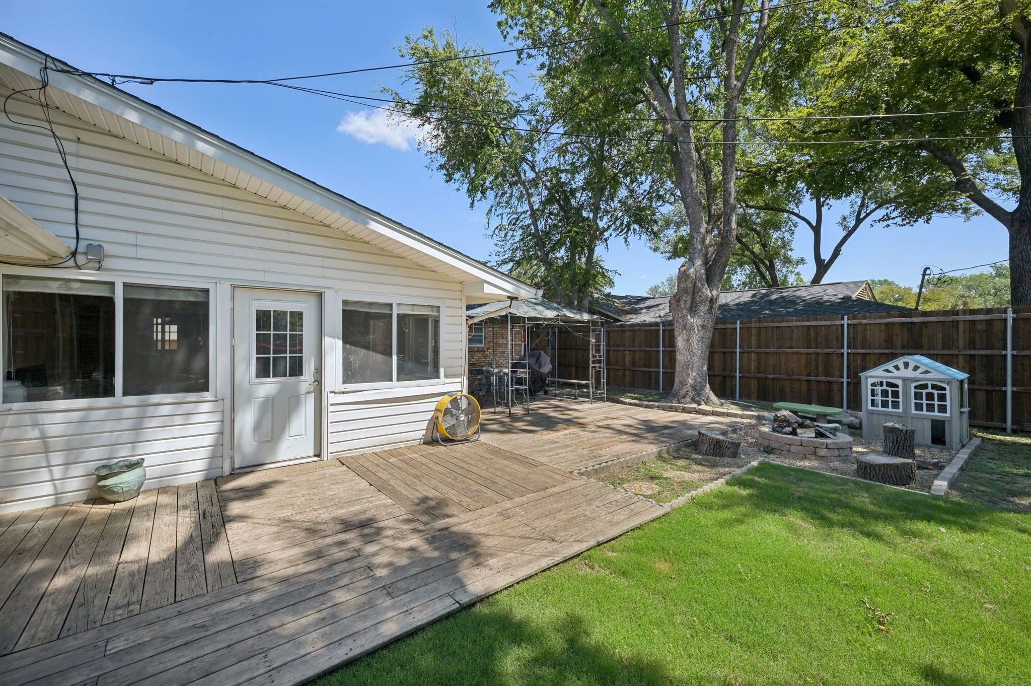 1022 Bardfield Avenue Garland TX 75041