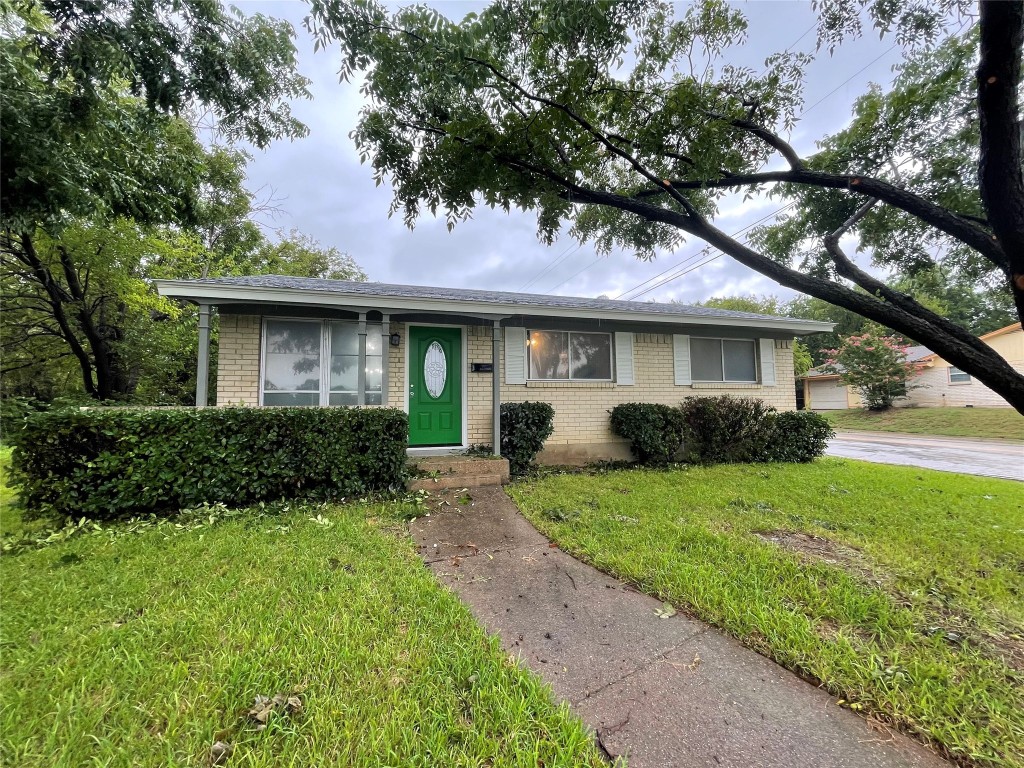 1902 El Paso Street Grand Prairie TX 75051