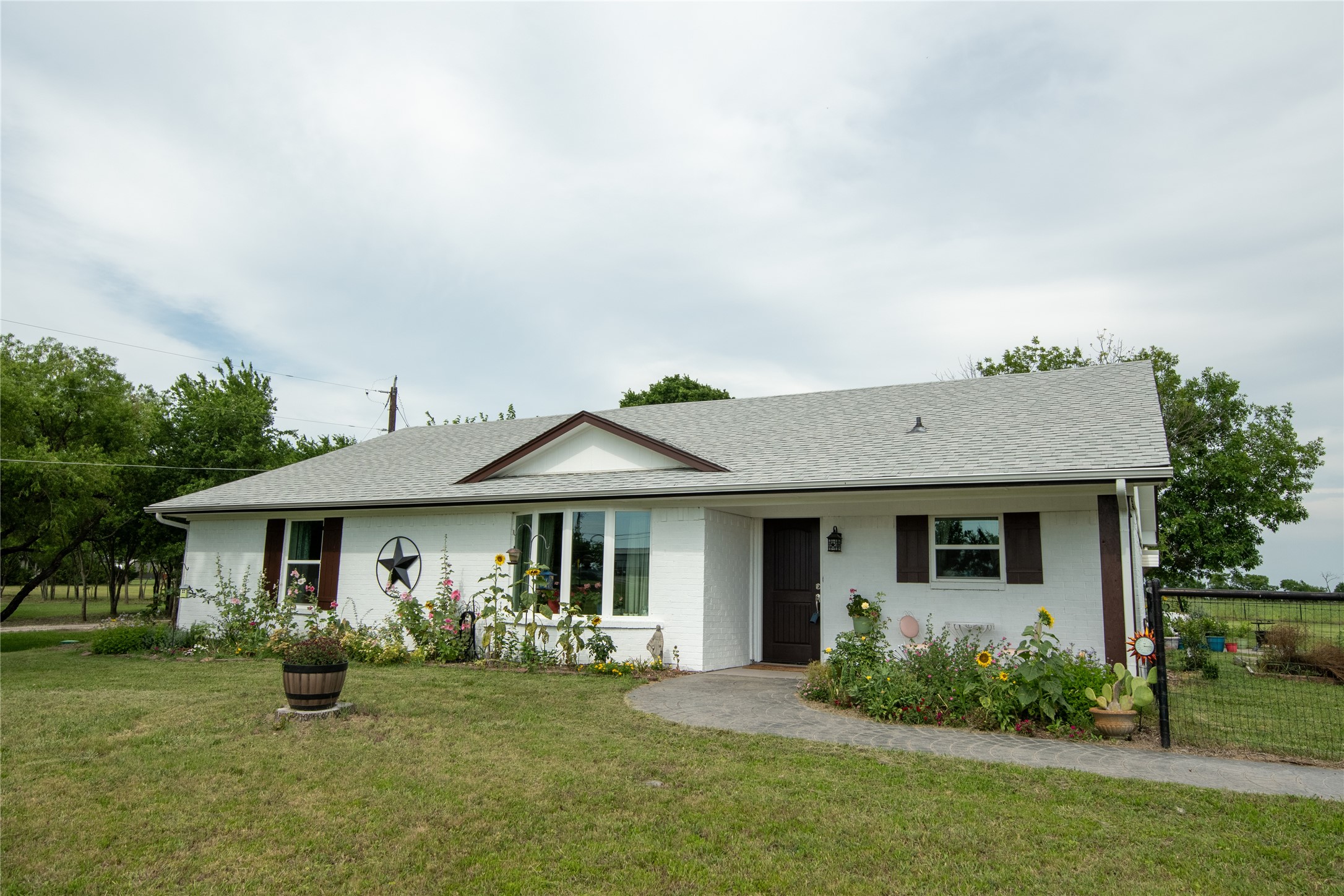 698 Hackberry Van Alstyne TX 75495