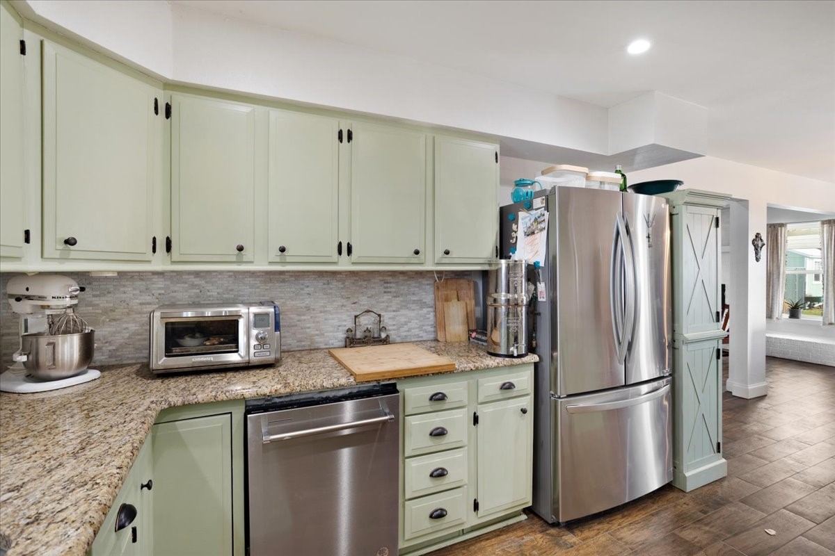 698 Hackberry Van Alstyne TX 75495