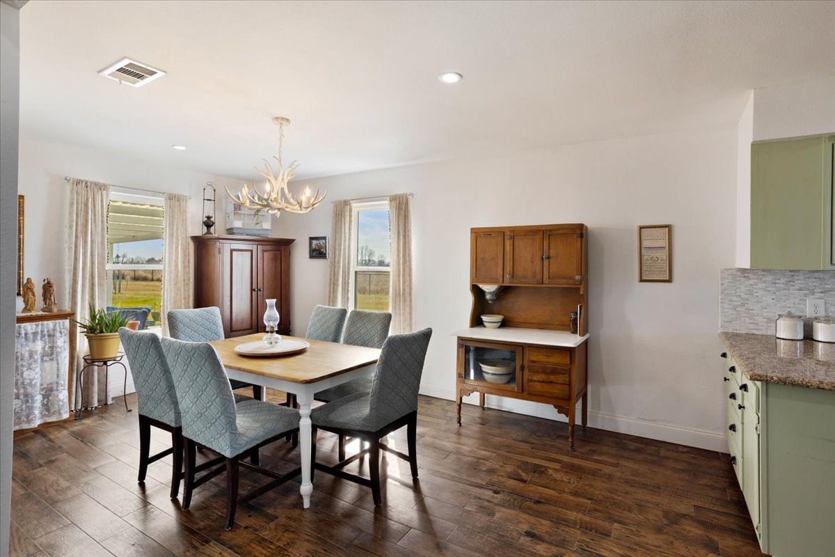 698 Hackberry Van Alstyne TX 75495