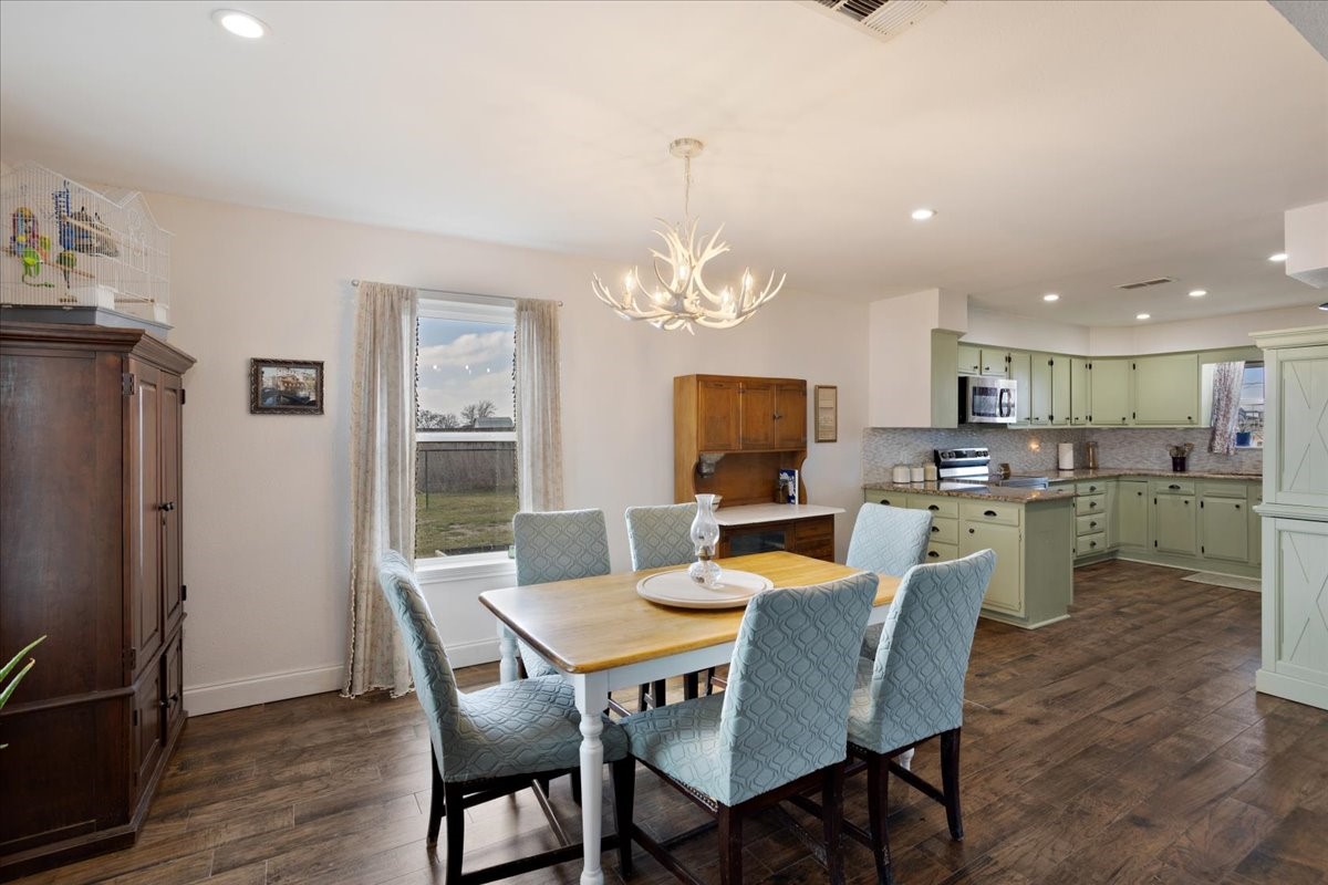 698 Hackberry Van Alstyne TX 75495