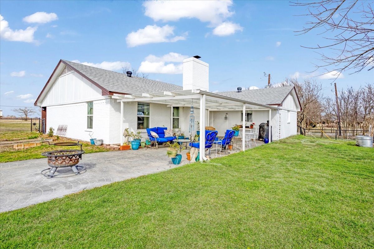 698 Hackberry Van Alstyne TX 75495