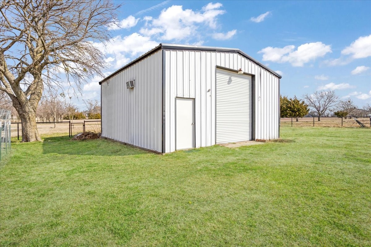 698 Hackberry Van Alstyne TX 75495