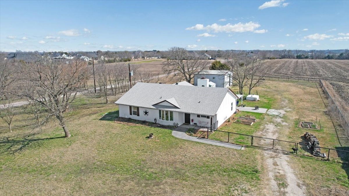 698 Hackberry Van Alstyne TX 75495