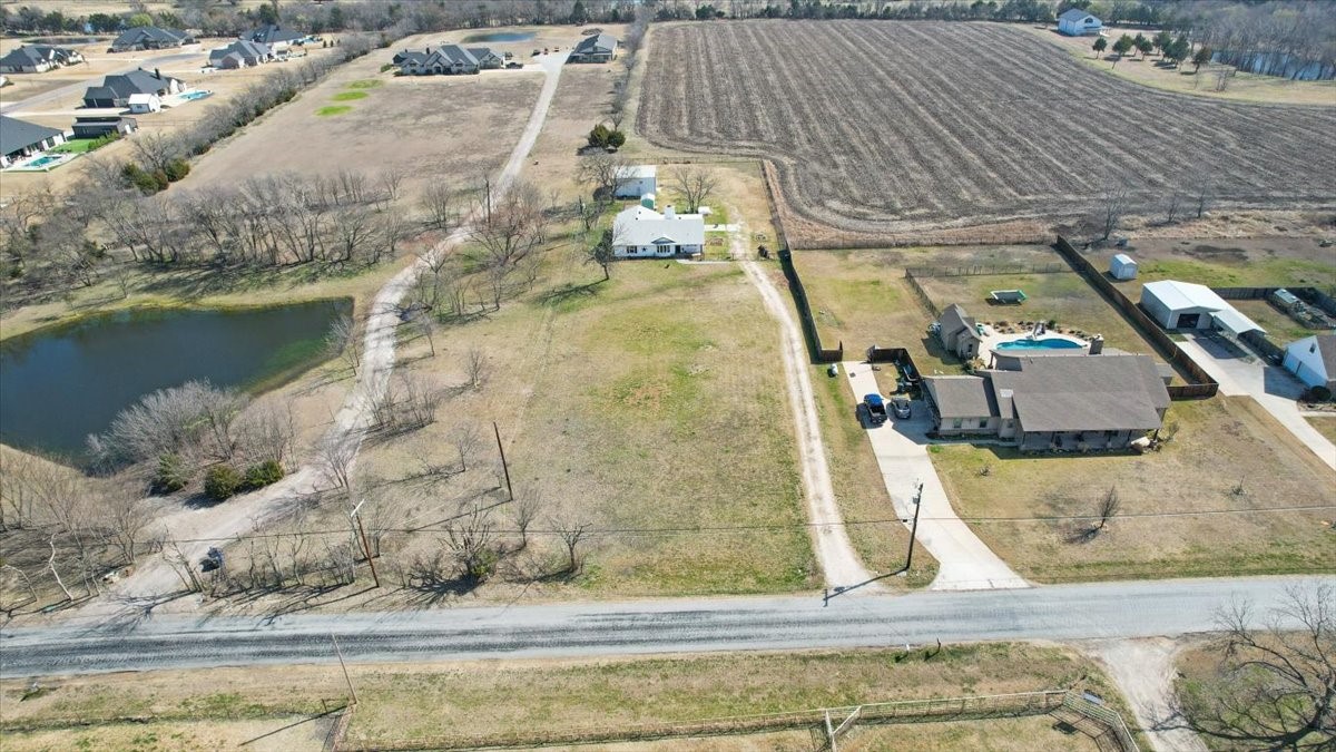698 Hackberry Van Alstyne TX 75495
