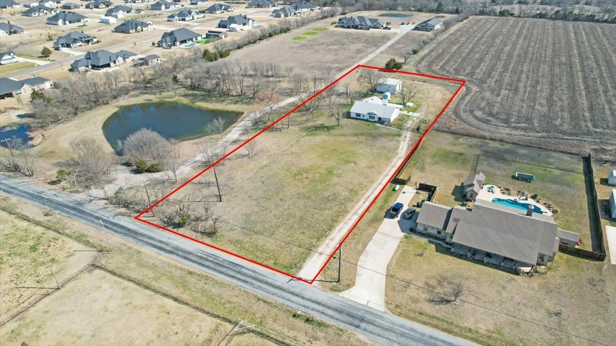 698 Hackberry Van Alstyne TX 75495