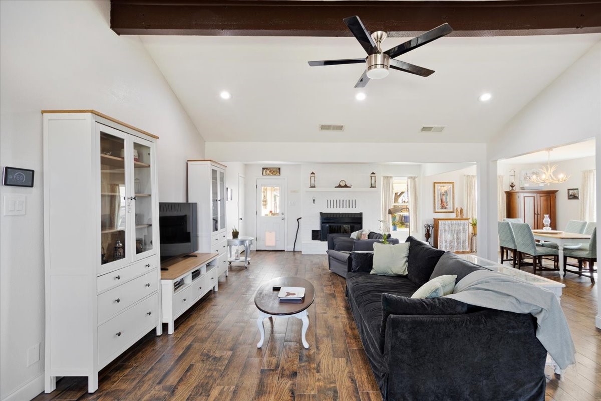 698 Hackberry Van Alstyne TX 75495