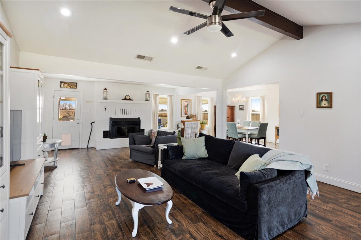 698 Hackberry Van Alstyne TX 75495