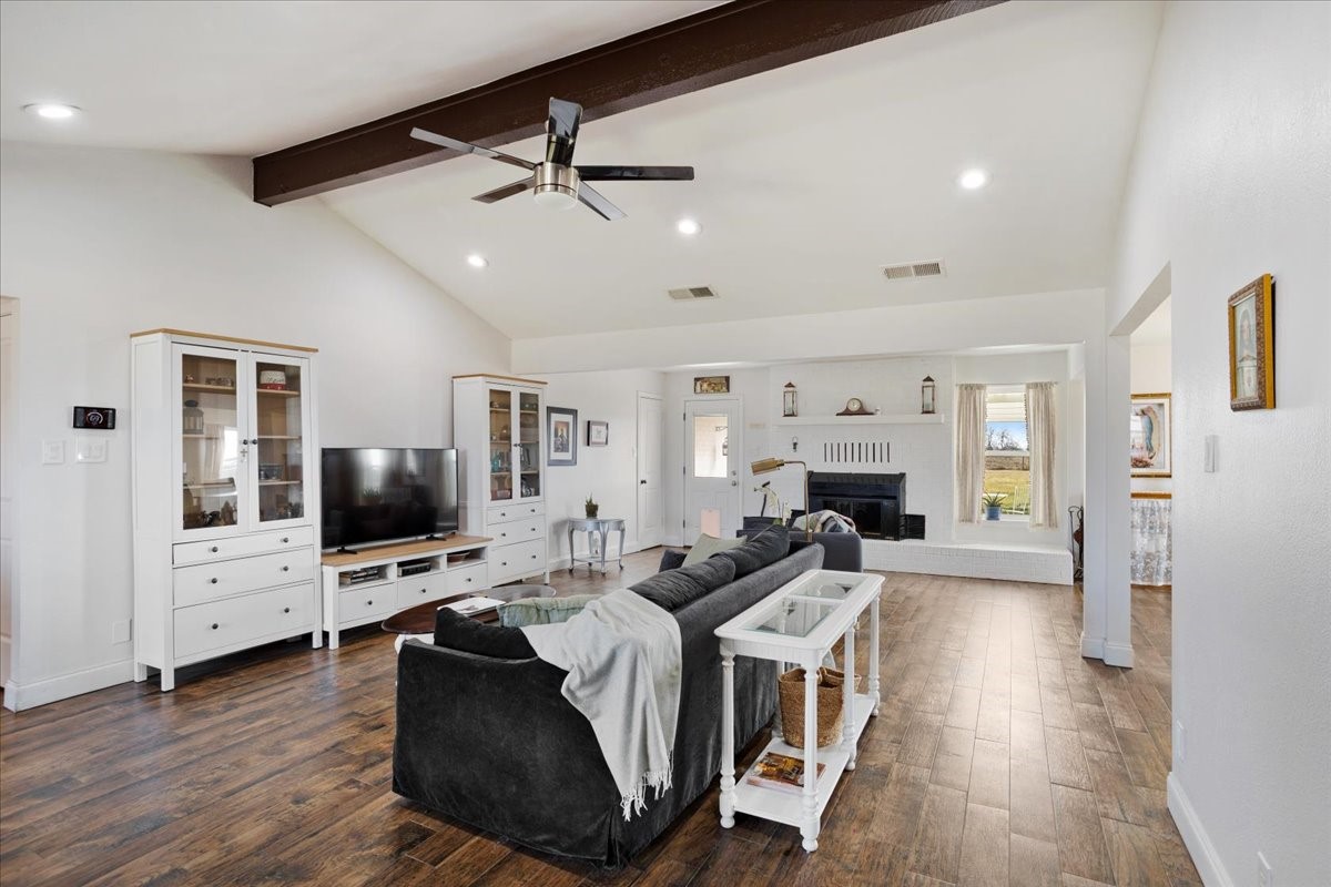 698 Hackberry Van Alstyne TX 75495